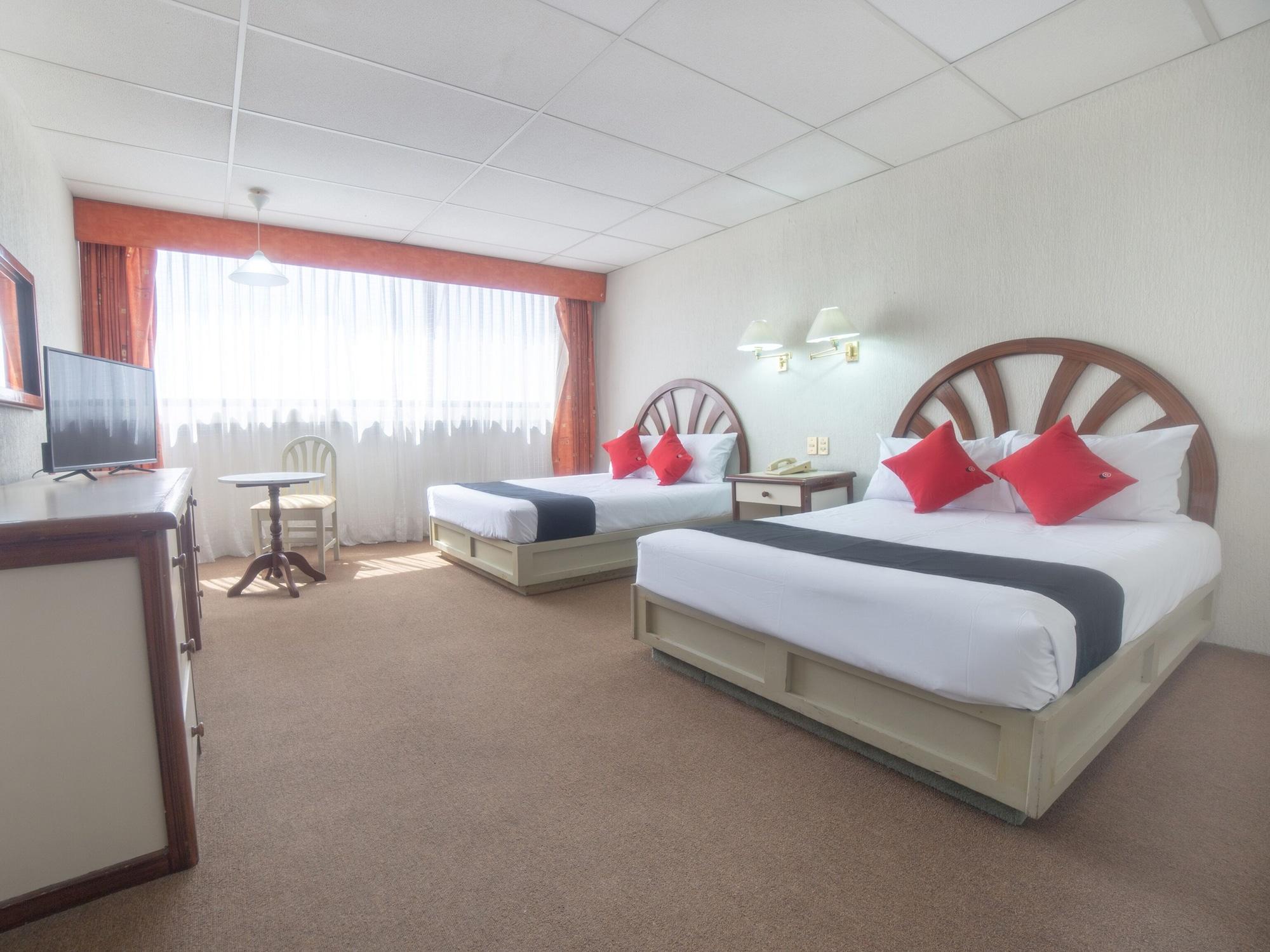Capital O Hotel Casa Real Celaya Селая Екстер'єр фото