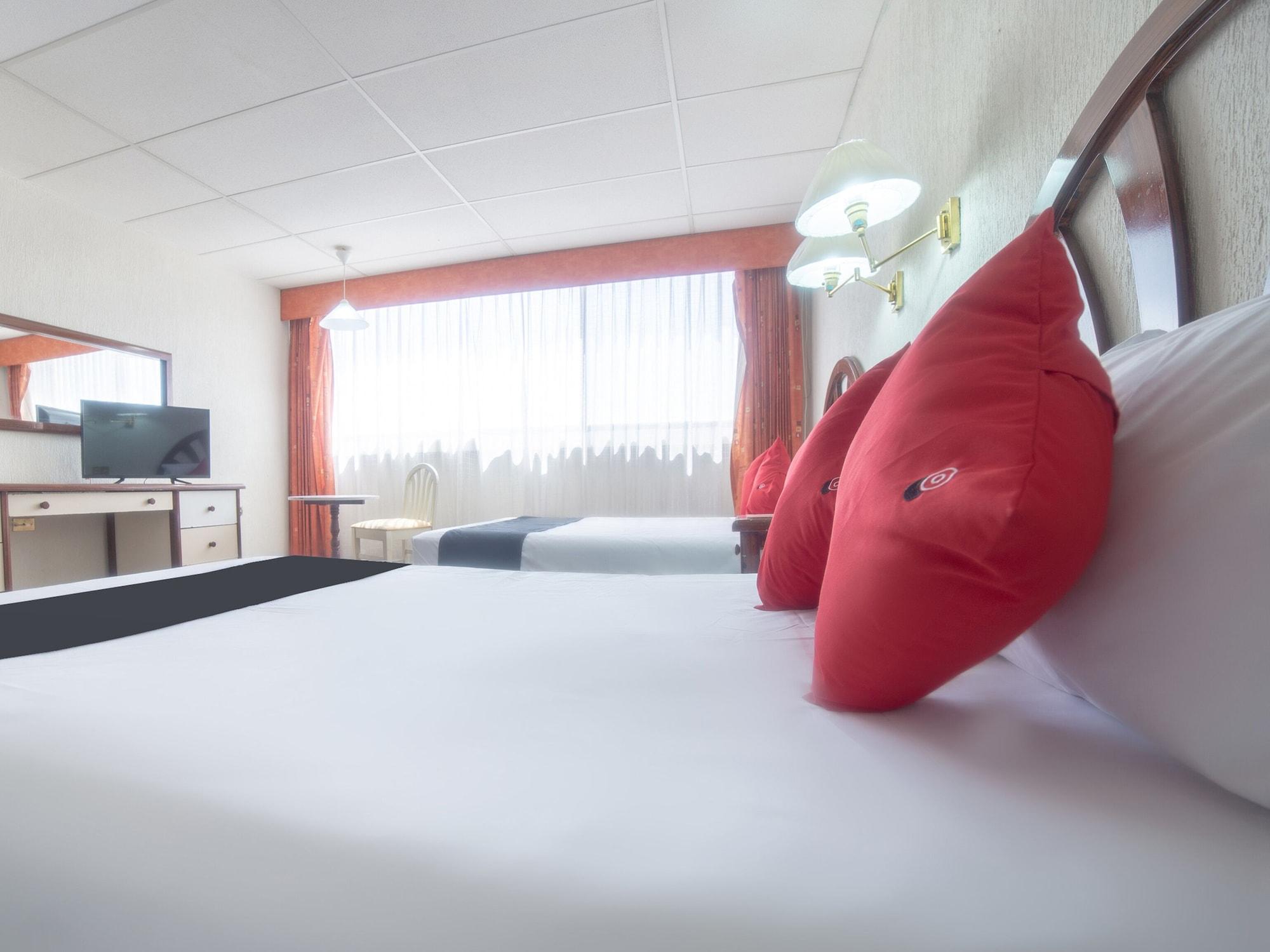 Capital O Hotel Casa Real Celaya Селая Екстер'єр фото