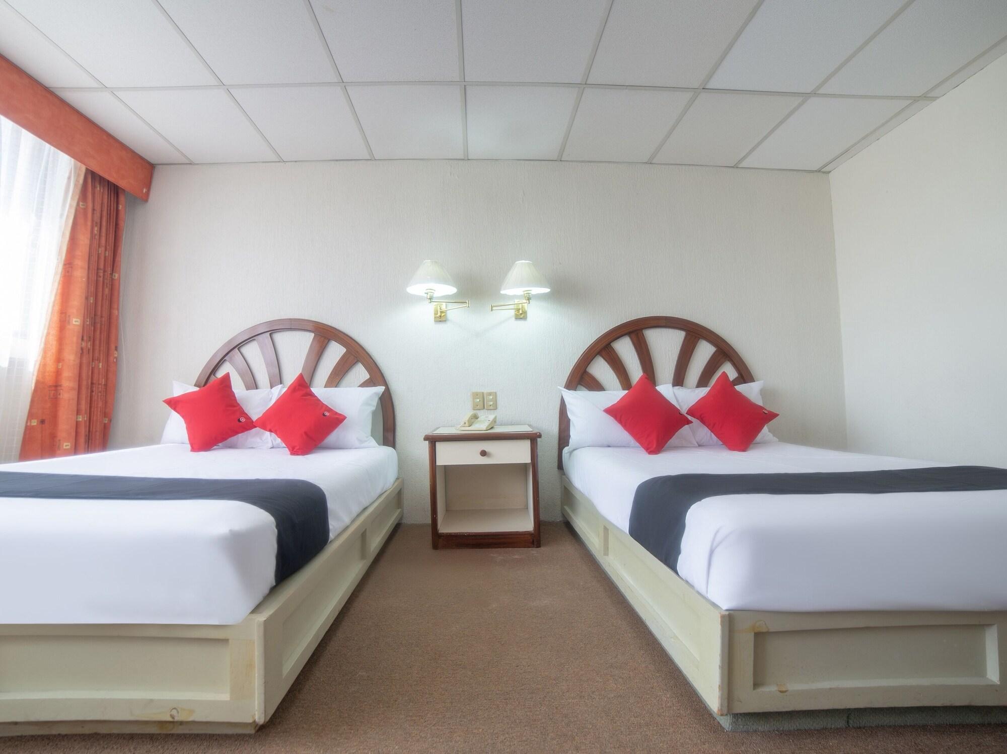 Capital O Hotel Casa Real Celaya Екстер'єр фото