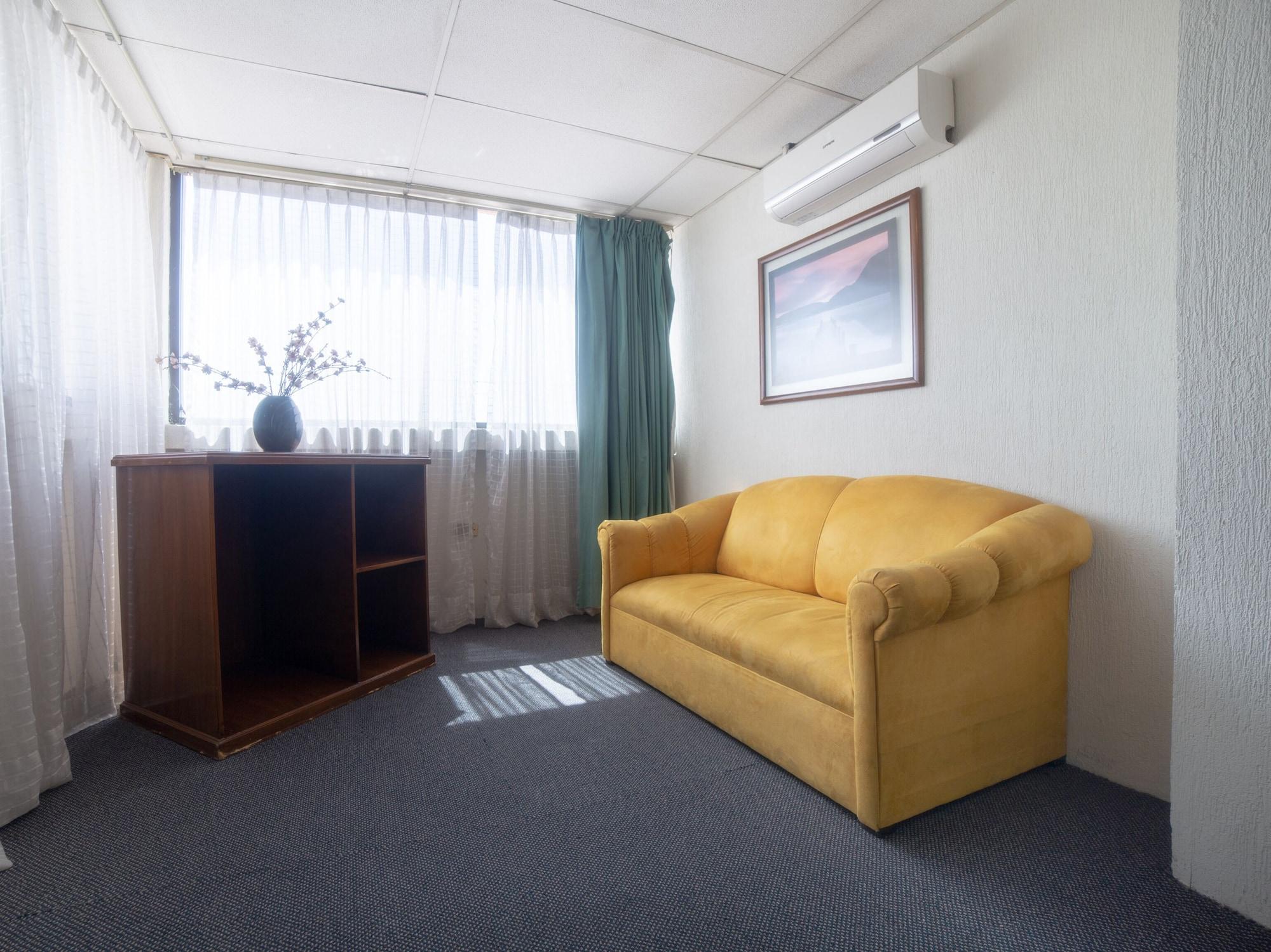 Capital O Hotel Casa Real Celaya Селая Екстер'єр фото