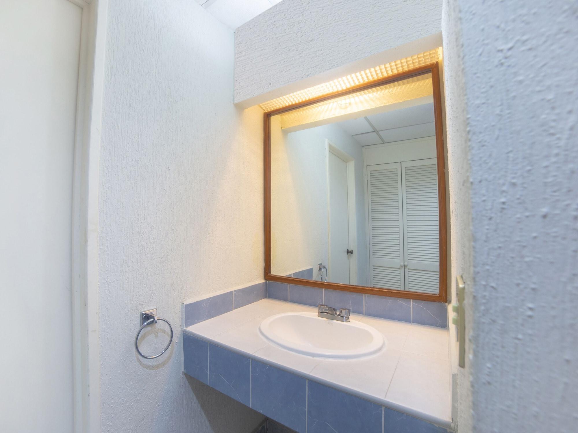 Capital O Hotel Casa Real Celaya Селая Екстер'єр фото