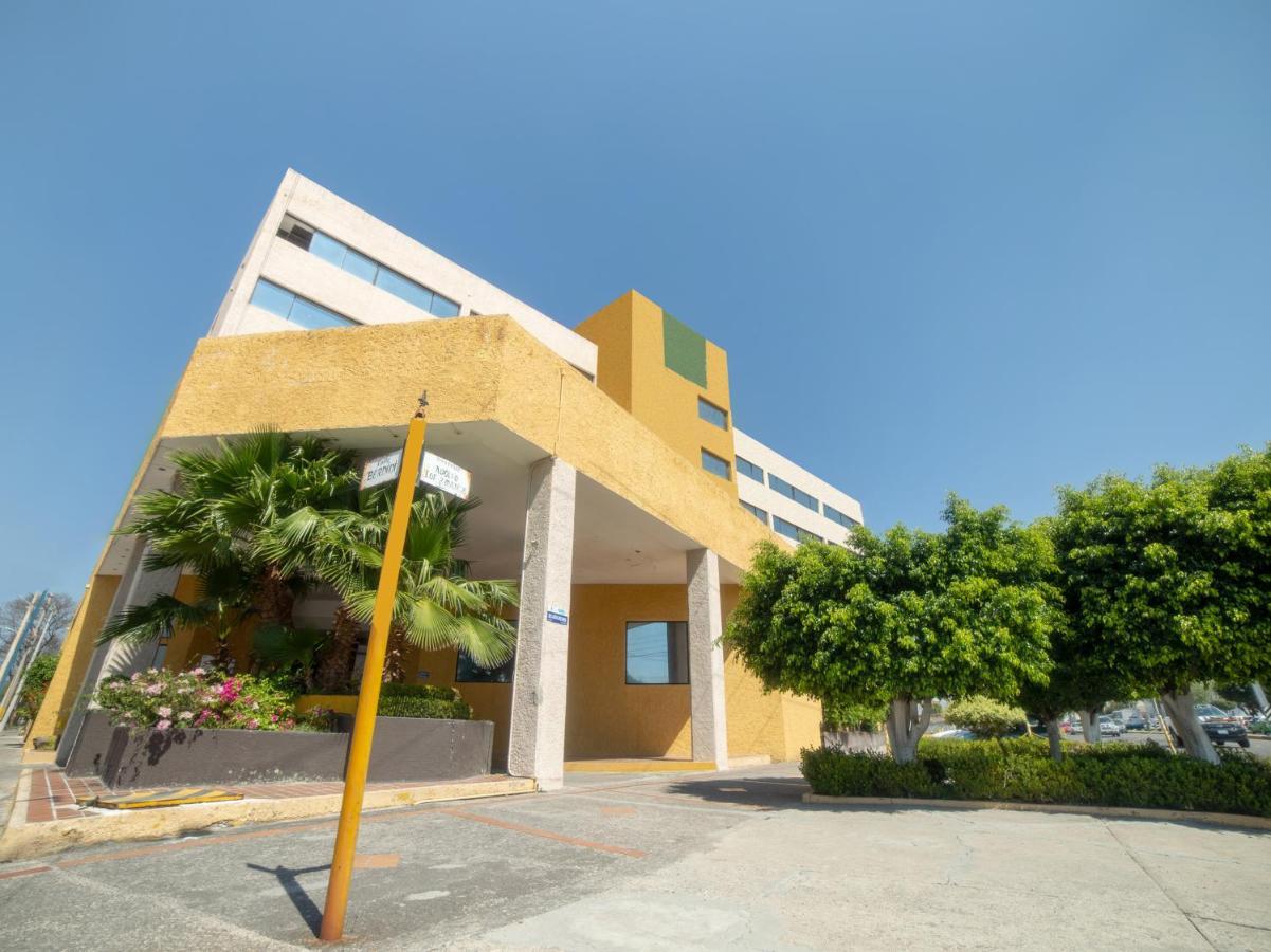 Capital O Hotel Casa Real Celaya Селая Екстер'єр фото