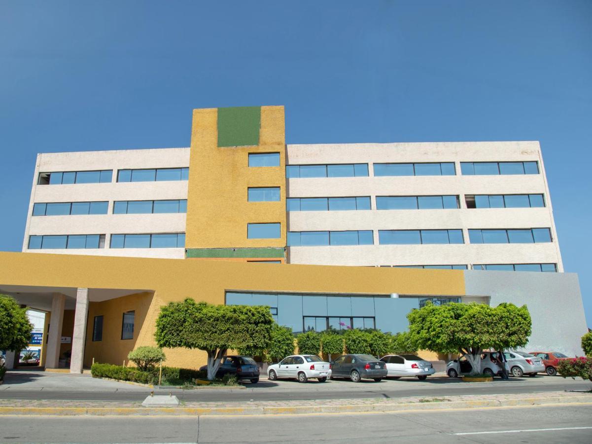 Capital O Hotel Casa Real Celaya Селая Екстер'єр фото